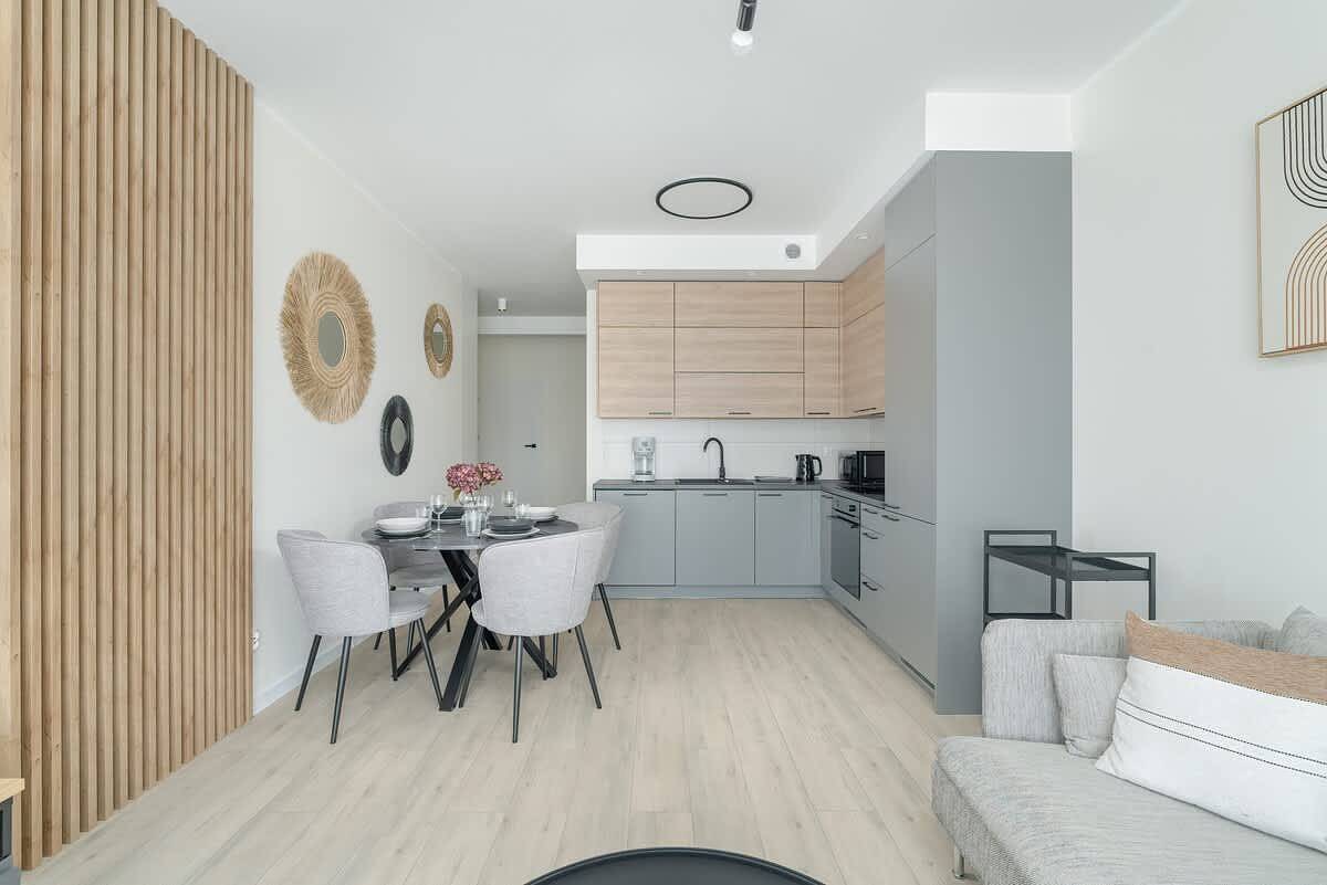 Ganze Wohnung, Spacious Apartment | 3 Bedrooms, 2x Parking, Workspace in Posen, Großpolen