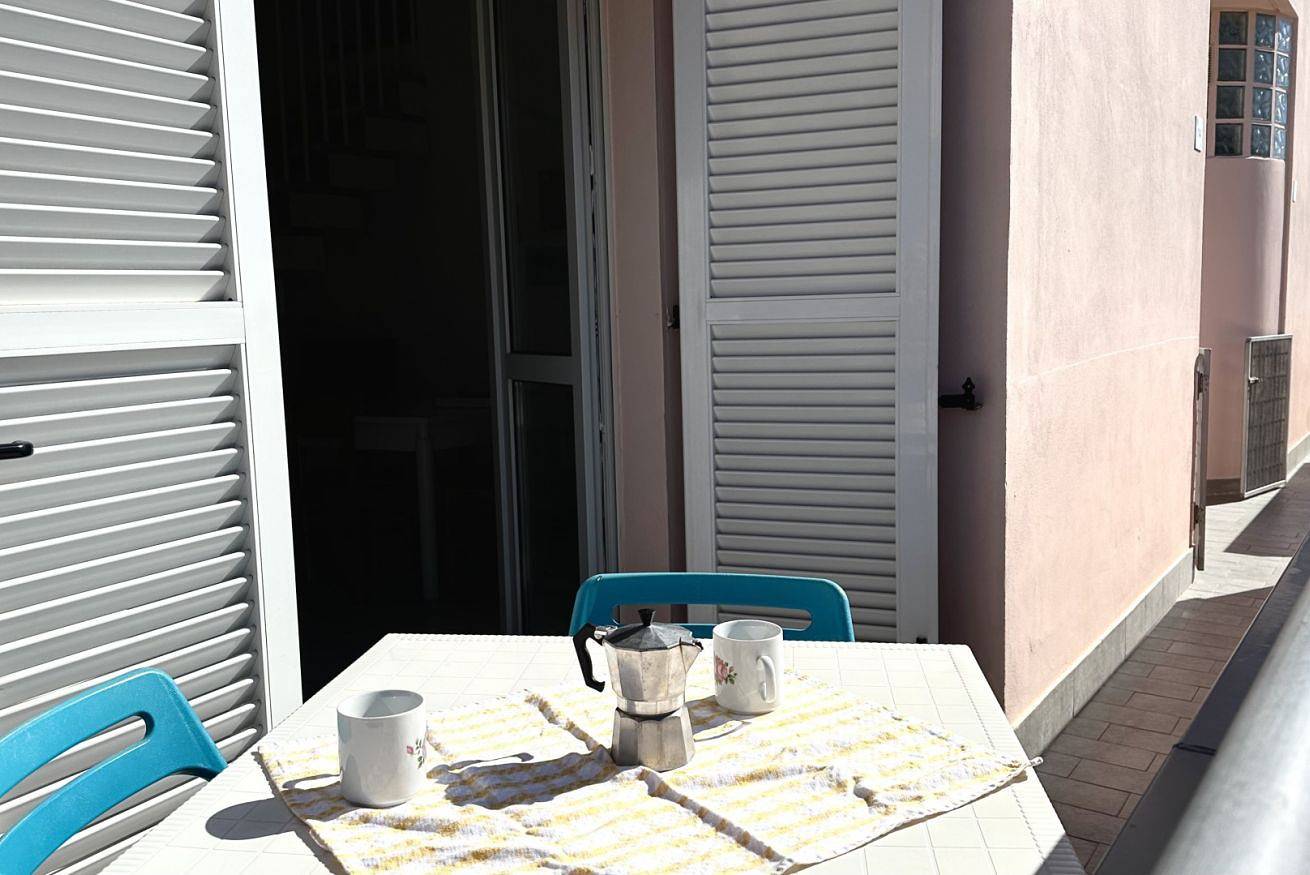 Entire apartment, Palme 14 - Marcelli, two-room apartment with small terrace, Residence Le Palme in Riviera del Conero