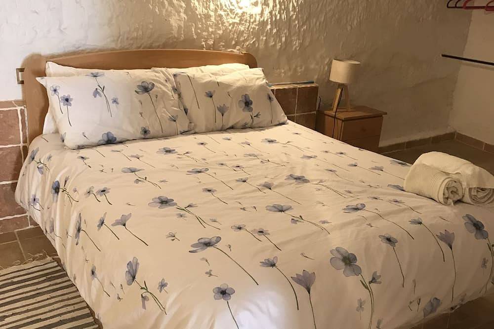 Cave with private pool in Cortes de Baza, Geoparque de Granada