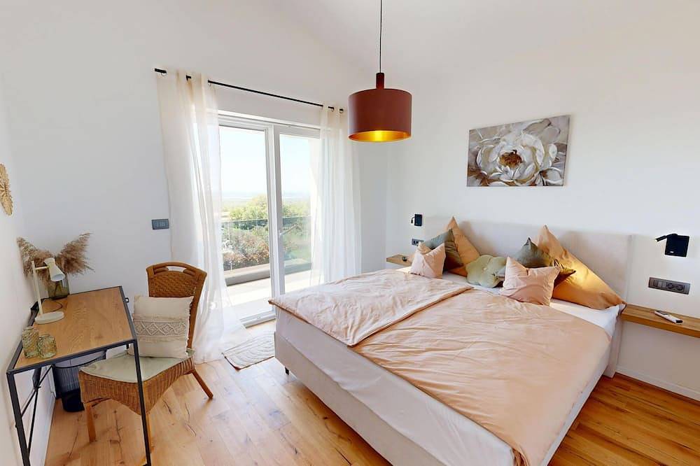 Villa Amelie for up to 8 people with pool and e-charging station near Porec in Visignano (Općina), Istria centrale