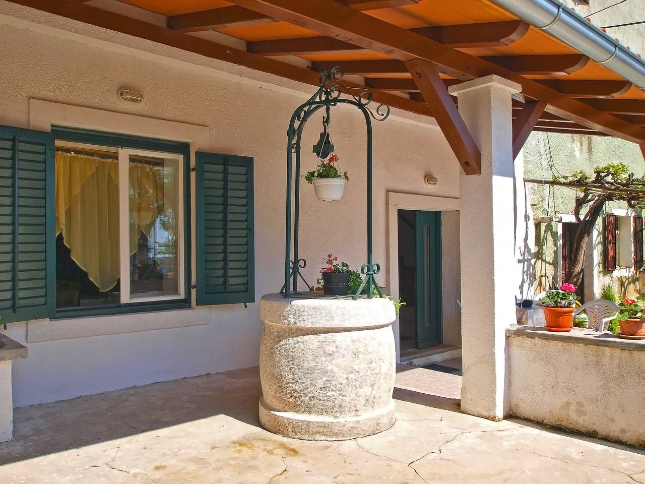 Vacation house for 6 people with terrace in Svetvinčenat, Central Istria