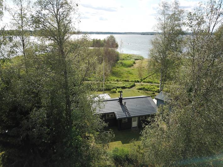 Hus för 4 Personer, med Terass samt Trädgård och Sjöutsikt i Västmanland