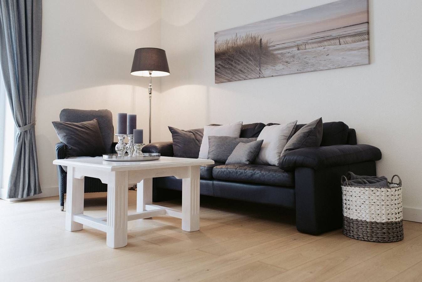 Ganze Wohnung, Moderne Ferienwohnung mit Terrasse im Herzen von Husum, nah am Strand und Bahnhof in Husum Hafen, Husum