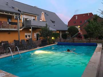 Maison d’hôte pour 4 personnes, avec jardin et piscine à Rust