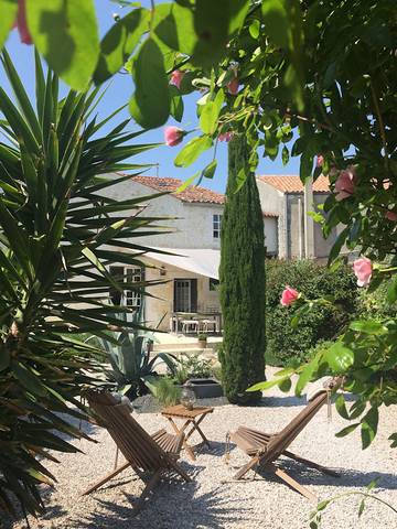 Cottage pour 2 personnes, avec piscine et jardin à Thairé