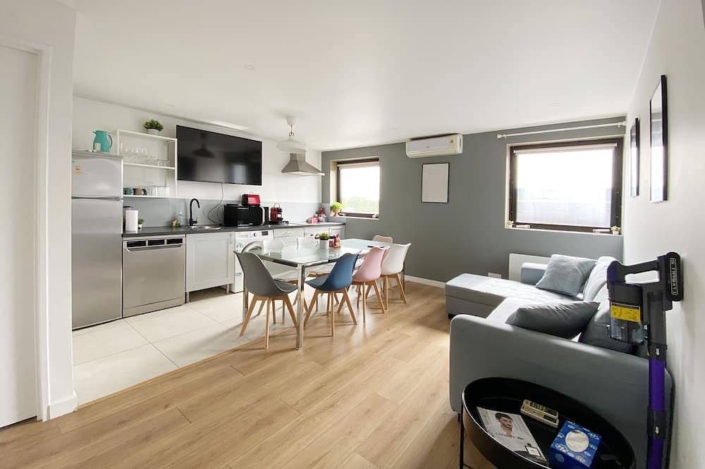 Appartement entier, A3 - Appart 15 pers • Antony-Orly • Clim Parking in Antony, Hauts-de-Seine