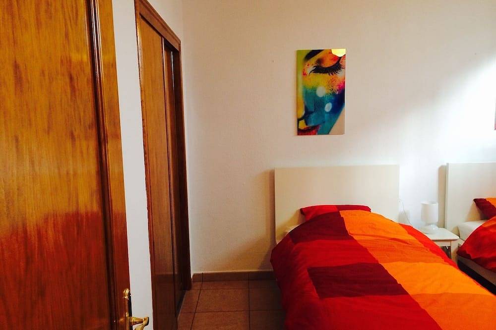 Ganze Wohnung, Club Tenerife Los Diamante 1 Bett Schöne Wohnung Balkon Meerblick Los Cristianos in Los Cristianos, Arona