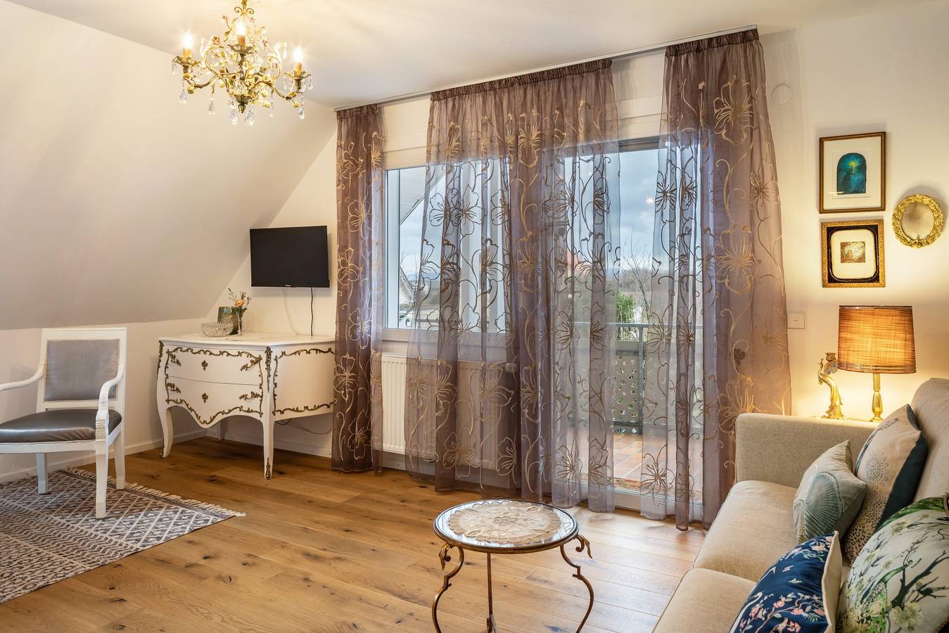 Ganze Wohnung, Ferienwohnung 'Lavendel' mit Gemeinschaftsgarten, Balkon und Wi-Fi in Oberrotweil, Vogtsburg im Kaiserstuhl