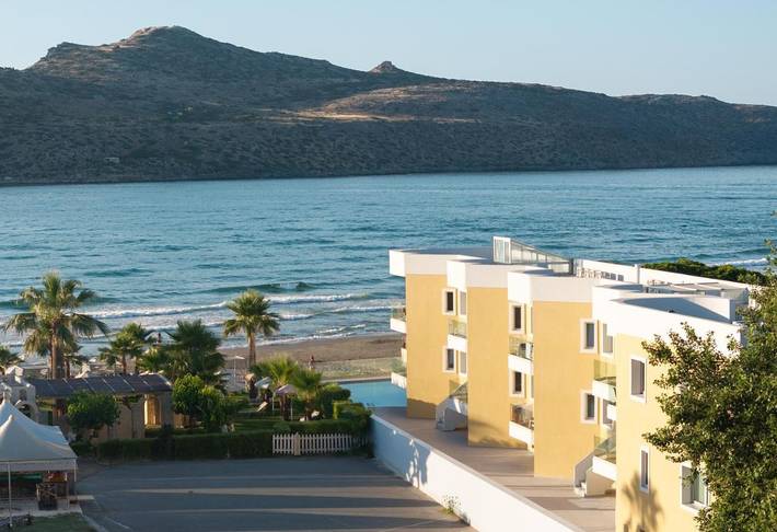 Apartahotel para 2 personas, con Balcón y Terraza además de Jardín y Piscina en Creta