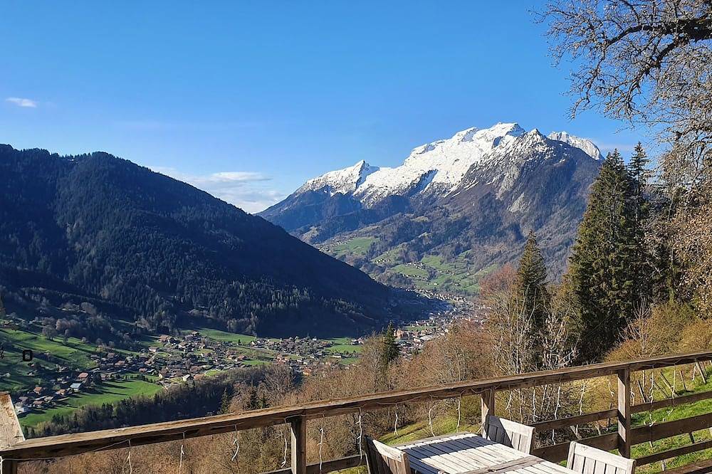 Alpine chalet 10 km from La Clusaz and Le Grand Bornand in Thônes, Annecy region
