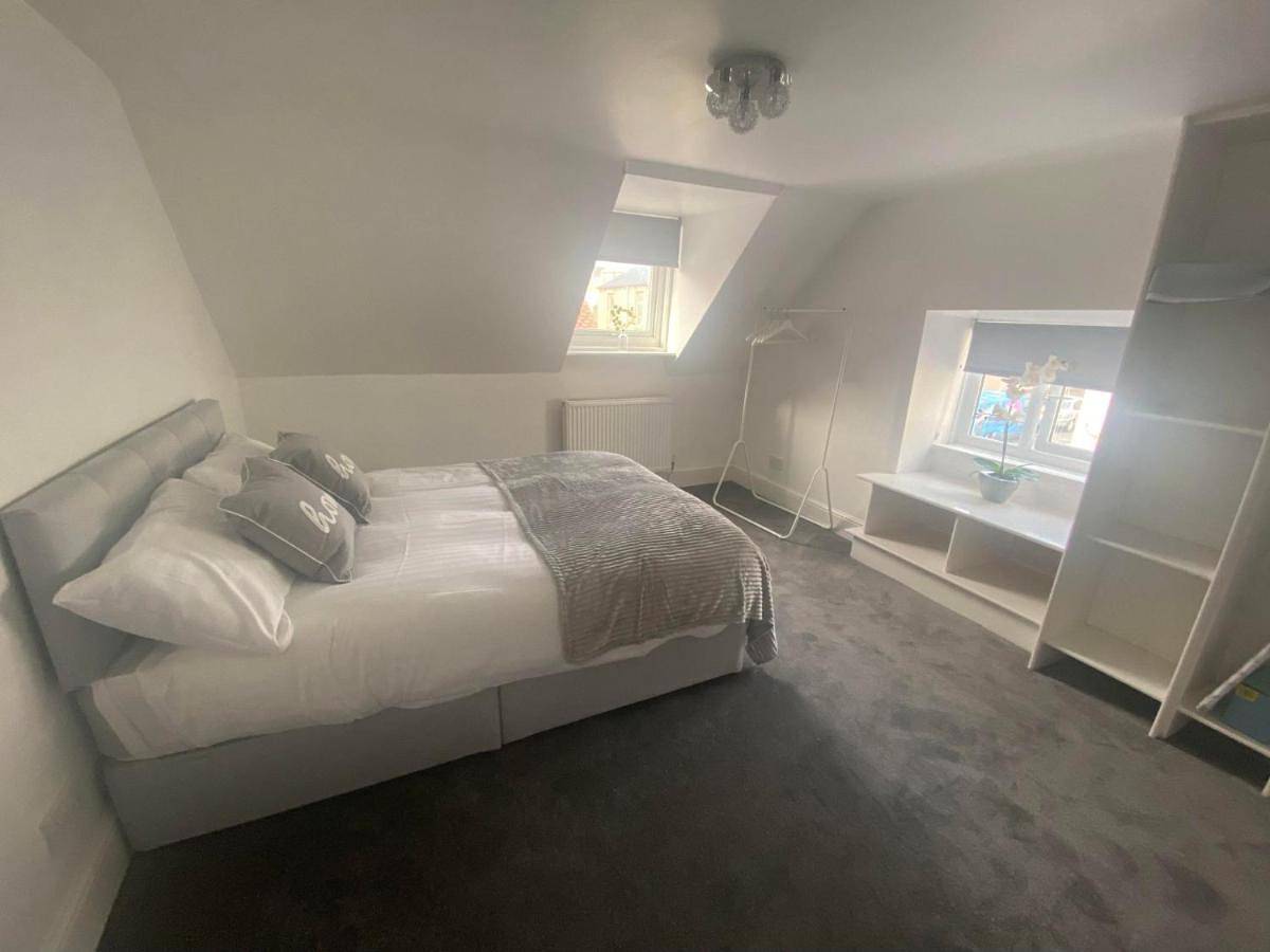 Entire apartment, Two-Bedroom Apartment in Llandudno, Conwy region