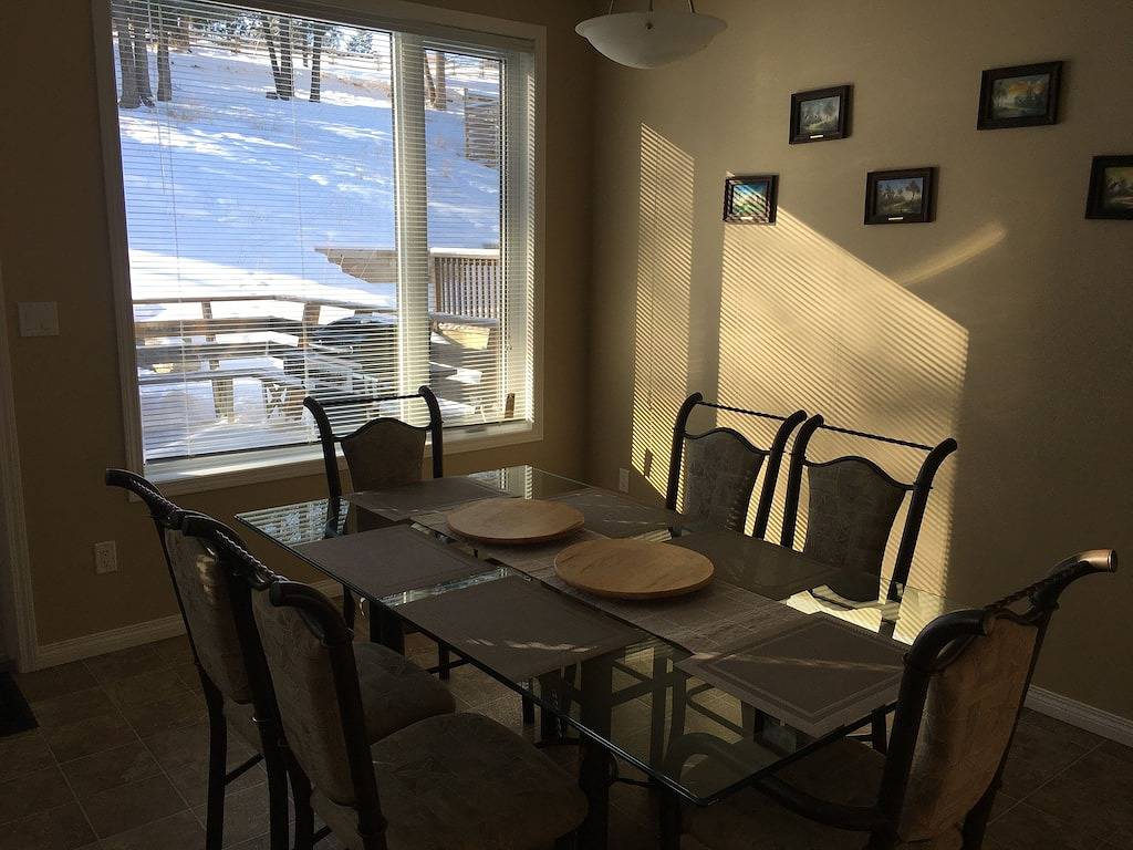 Sie haben gefunden, was Sie zum Aufladen zwischen den Aktivitäten benötigen, die Sie hierher bringen! in Kootenay-Nationalpark