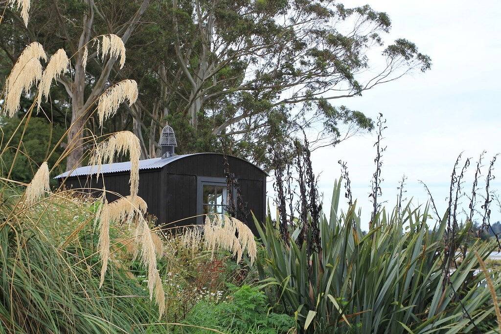 The Bird Hide - rustikaler Luxus am Wasser in Otago