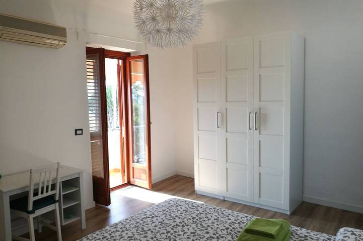 Ganze Wohnung, Paradise House a stone's throw from the sea in Messina, Messina Provinz