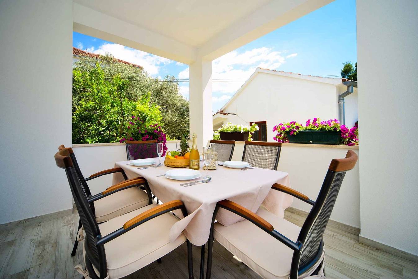 Apartamento vacacional entero, Apartamento de vacaciones con piscina  in Biograd na Moru, Region de Zadar