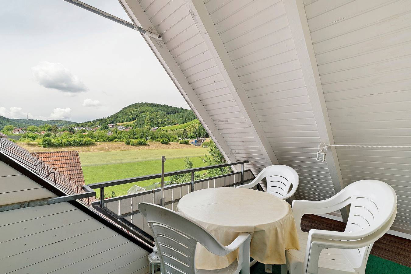 Appartement entier, Appartement 'Ferienwohnung Susi' avec vue sur les montagnes, balcon et Wi-Fi in Oberkirch, Forêt-Noire centrale