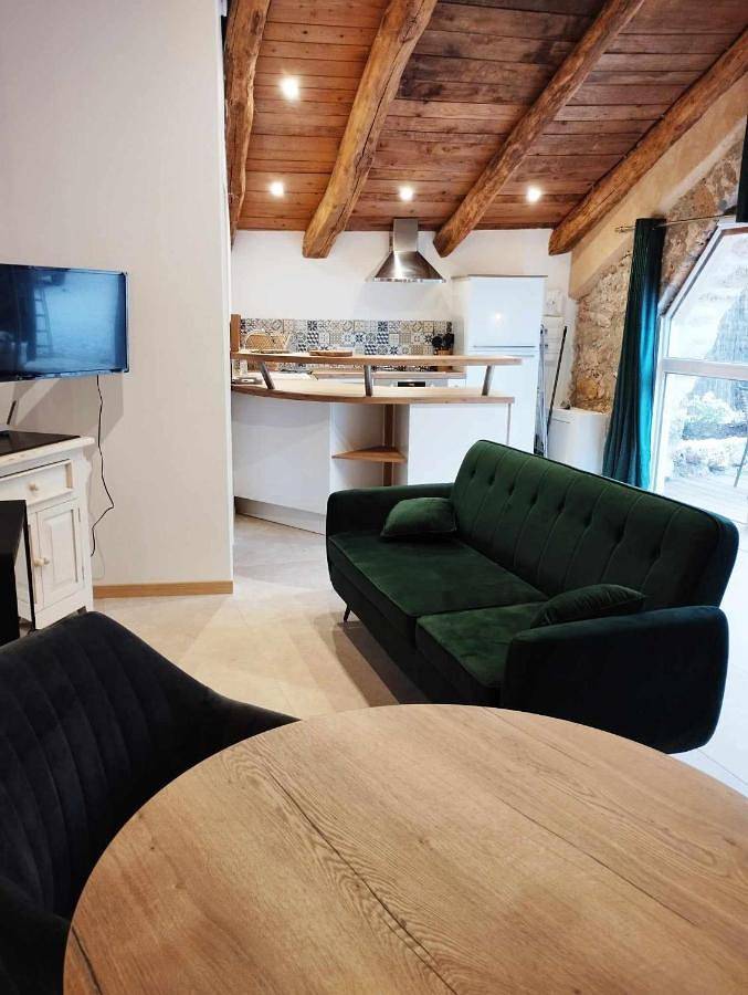 Gîte pour 2 personnes, avec terrasse ainsi que jacuzzi et jardin, animaux acceptés à Le Caylar - 3