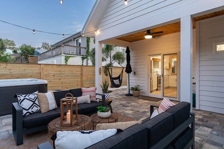 Vacation house for 8 people, with hot tub and yard in St. Augustine