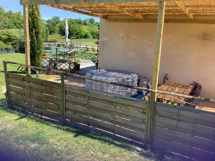 Gîte pour 2 personnes, avec Jacuzzi ainsi que Terrasse et Jardin à Saint-Étienne-de-Villeréal - 3