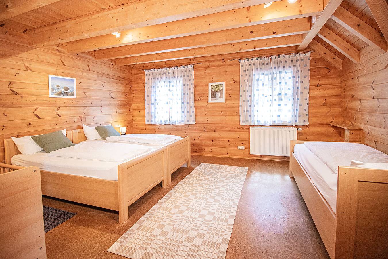 Entire apartment, Apartment 'Horizonte' with Balcony and Wi-Fi in Oberkirch, Central Black Forest