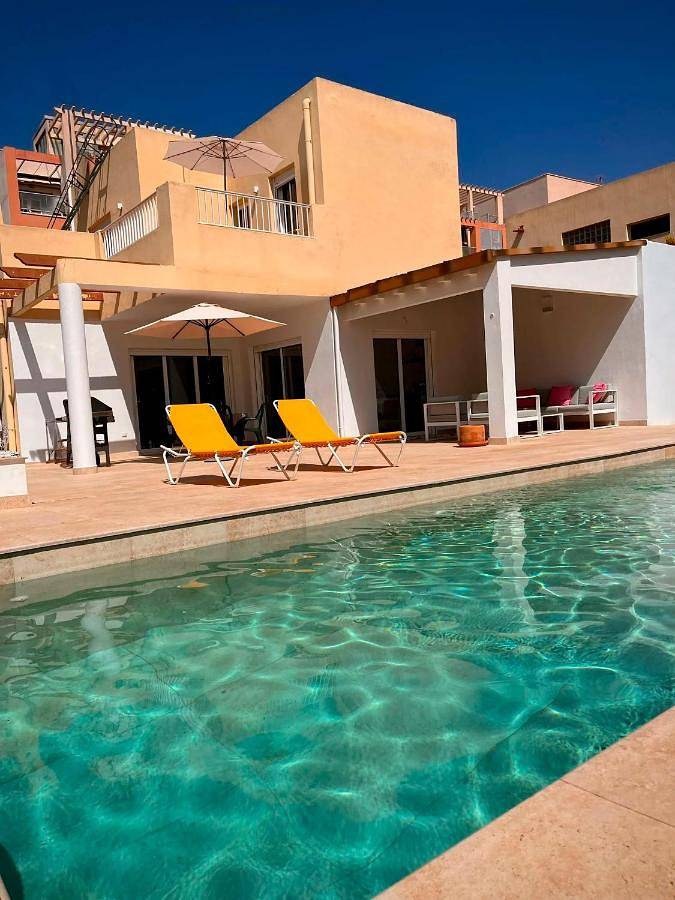 Chalet para 6 personas, con vistas además de piscina y jardín, Familias con niños en Vera