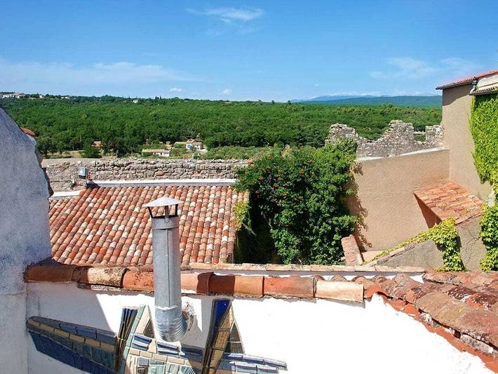 Acogedor piso de 140 m² en planta baja cerca de Régusse: ¡wifi, secadora y comedor! in Régusse, Región Brignoles