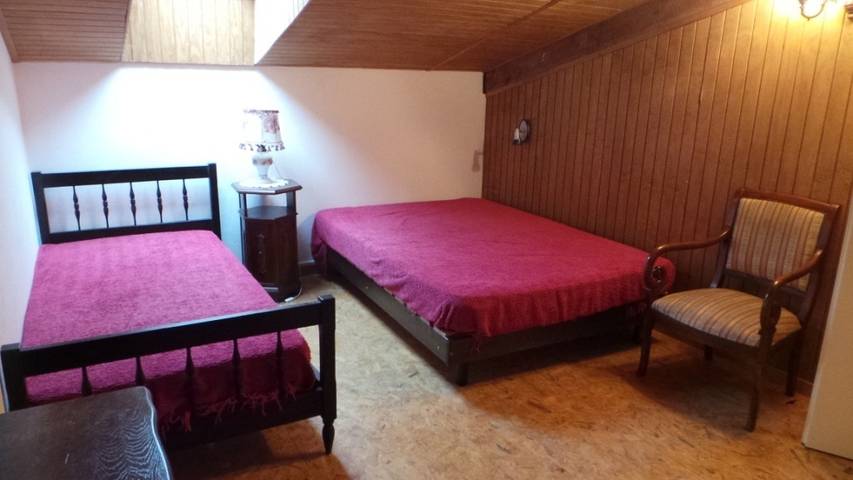 Gîte pour 6 personnes, avec jardin, animaux acceptés à La Grande-Verrière - 4