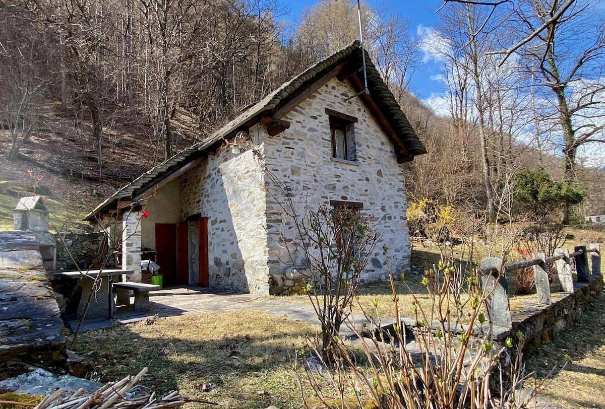Two-Bedroom House in Maggia, Tessiner Alpen