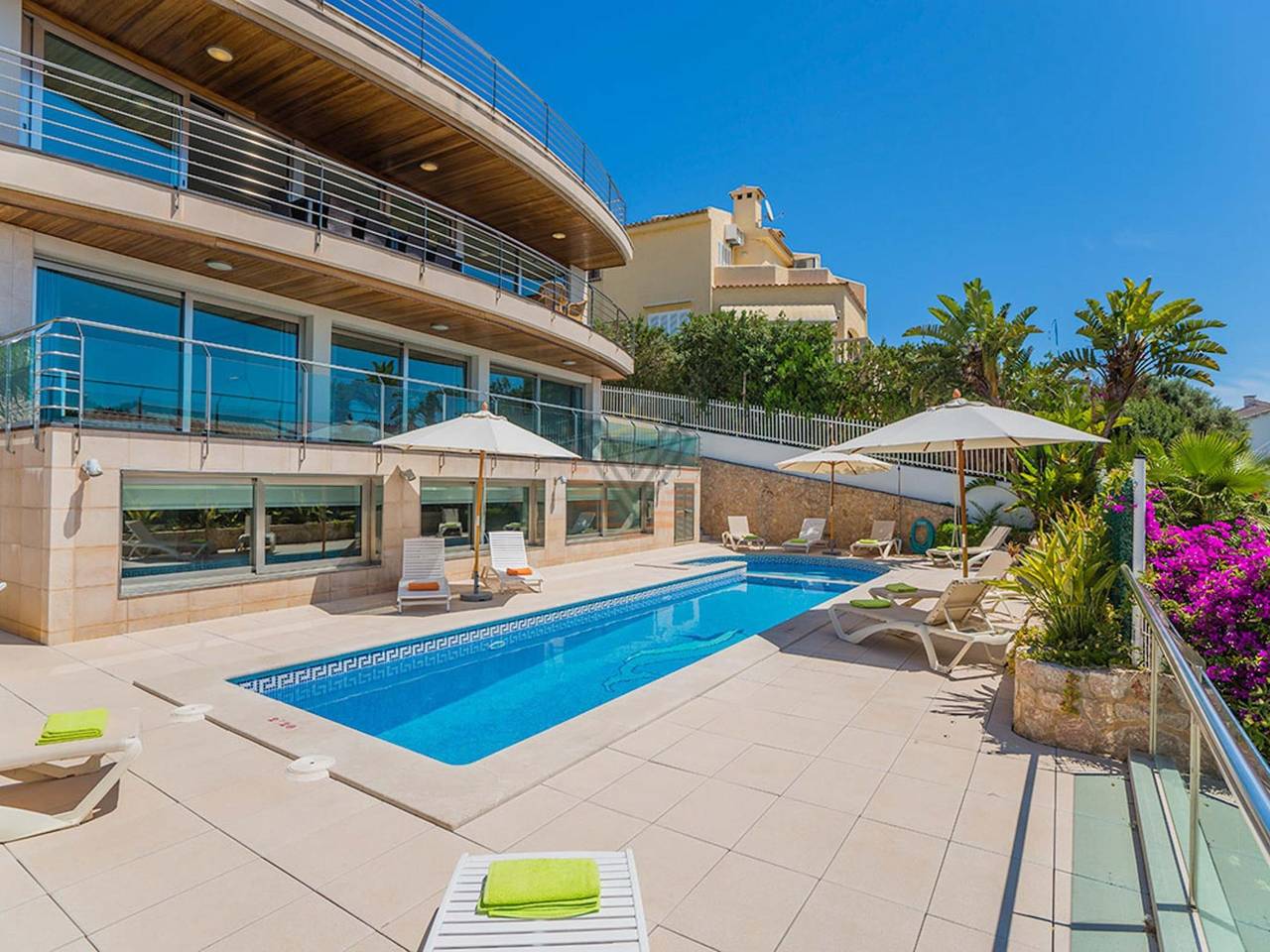 Villa Sammy, luxuriöses Ferienhaus mit Meerblick in Alcudia in Alcanada, Alcúdia