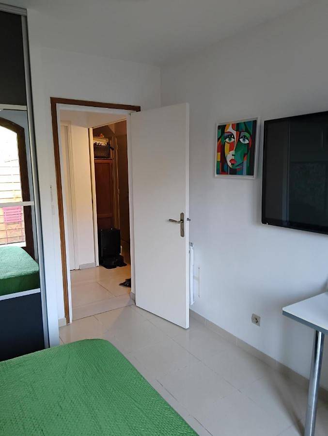 Chambre Parentale 1 in Roquefort-les-Pins, Côte méditerranéenne (France)