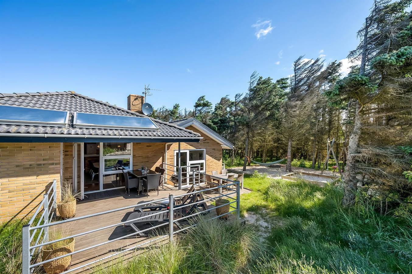 Beautiful home in Ringkøbing w/ 4 Bedrooms, Indoor swimming pool and Sauna in Ringkøbing, Holmsland Klit