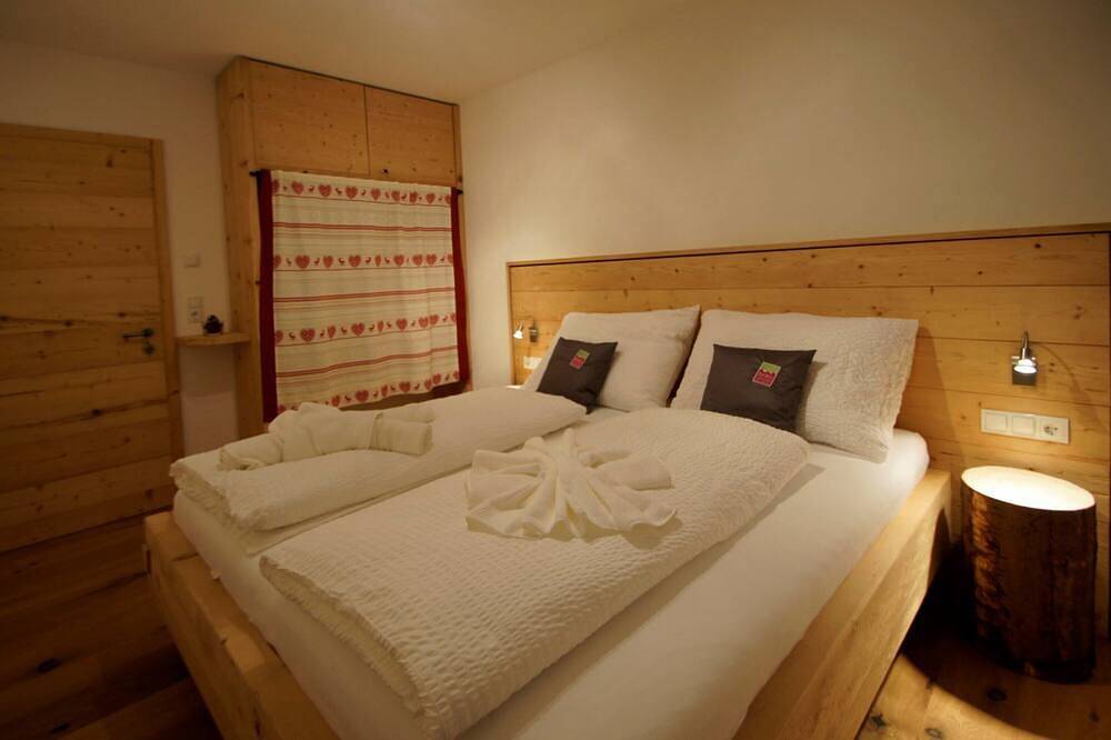 Ganze Wohnung, Modernes Appartement in den Bergen, gemütlich und familiär nahe Hochfügen in Fügenberg, Ski-Optimal Hochzillertal