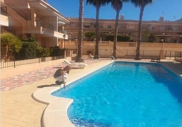 Apartamento de vacaciones para 6 personas, con piscina y sauna además de jardín y vistas - 1