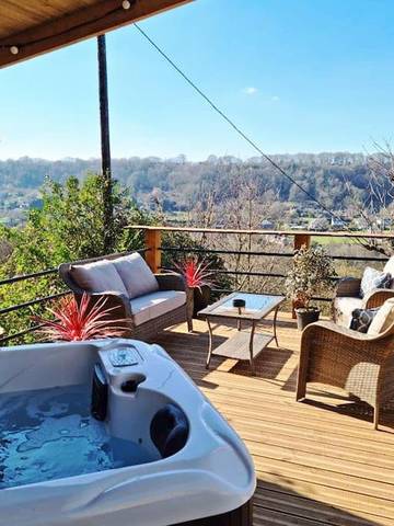 Gîte pour 2 personnes, avec jardin ainsi que balcon et jacuzzi à Ablon
