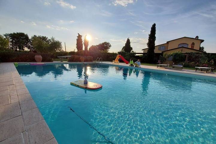 Ferienhaus für 10 Personen, mit Garten und Pool