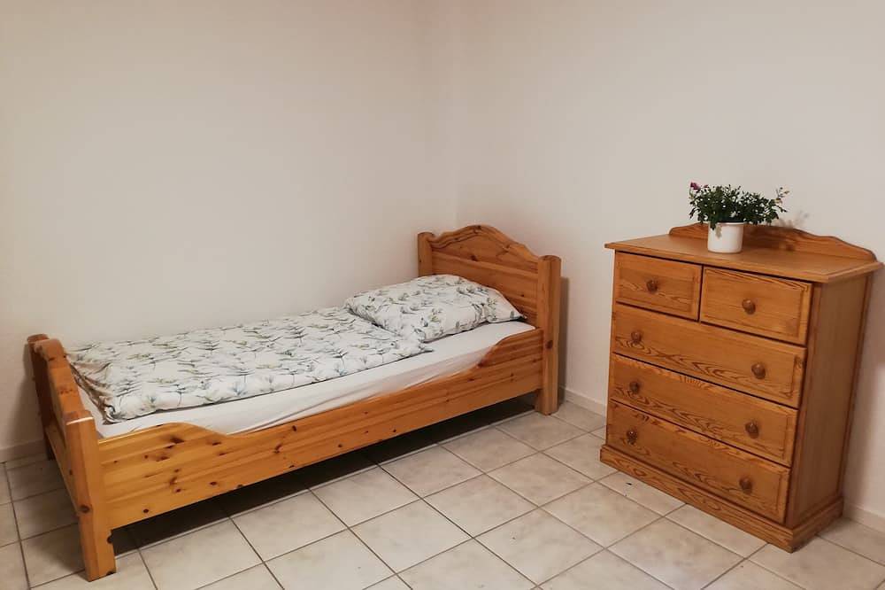 Ganze Wohnung, Ferienwohnung (90qm) mit Kamin in Karlstadt, Fränkisches Weinland