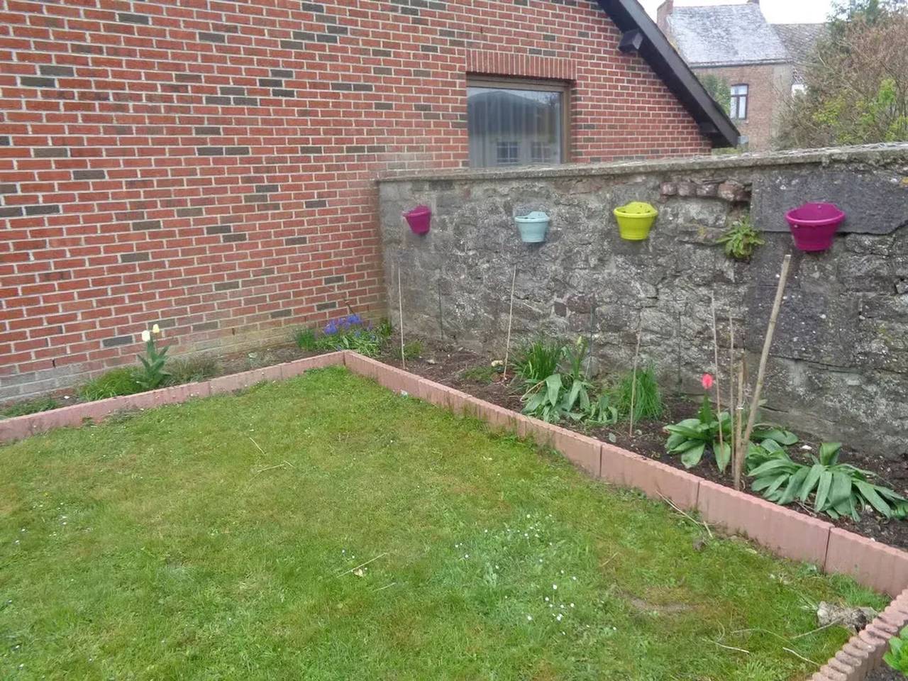 Studio entier, Appartement Philippeville 18 m² Jardin in Philippeville, Parc Naturel Viroin Hermeton