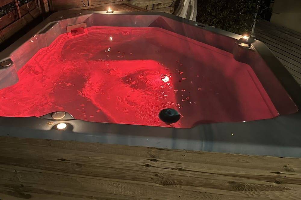 Entire apartment, Loveroom spa Piscine Sauna in Moëlan-sur-Mer, Côte de Cornouaille