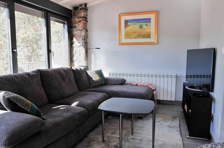 Maison de vacances 'Casa Yañez' avec vue sur la montagne, terrasse et Wi-Fi in Chantada, Reserva da Biosfera Ribeira Sacra e Serras do Oribio e Courel