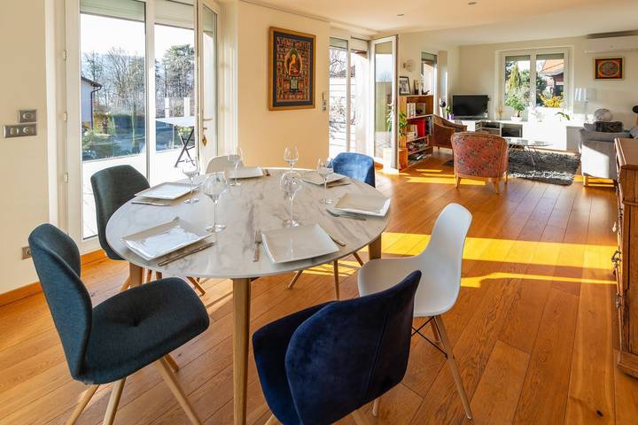 Location de vacances pour 8 personnes, avec terrasse et jardin à Veyrier-du-Lac - 3