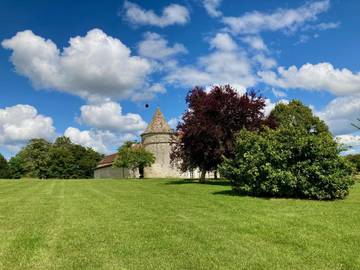 Cottage pour 2 personnes, avec jardin ainsi que piscine et vue à Saint-Martial-Viveyrol