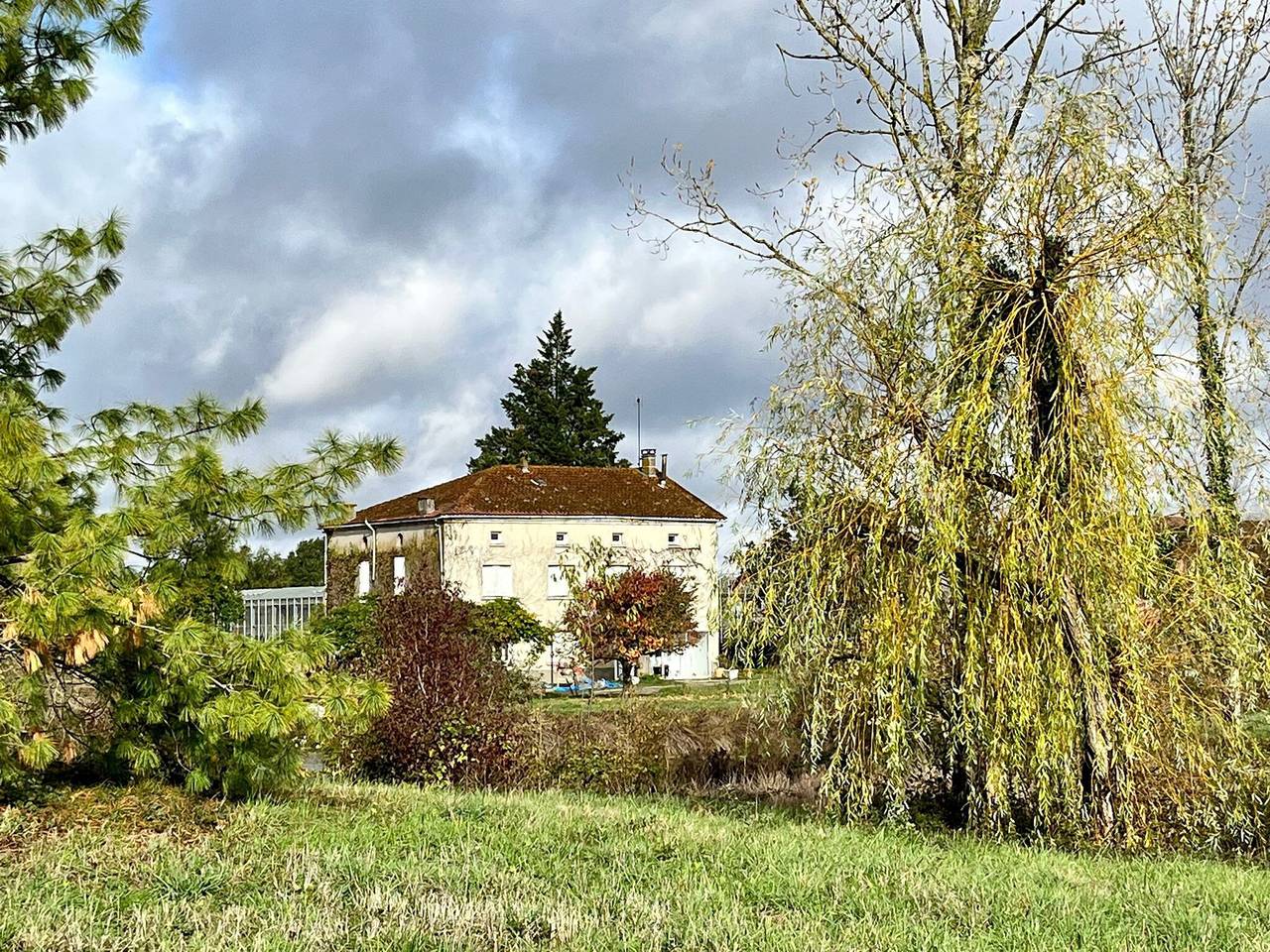 Villa Le Parc de Gouts – Votre grand domaine avec piscine chauffée et étang privé à Aiguillon in Aiguillon, Quercy