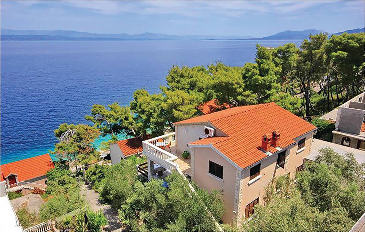 Ganze Ferienwohnung, Charmantes Apartment, 1,5 km von der Küste entfernt, mit WLAN, Klimaanlage, Terrasse und Parkplatz in Blato, Korcula