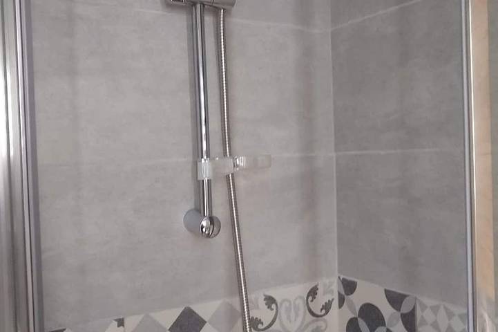 Gîte pour 4 personnes, avec terrasse ainsi que jardin et piscine à Sausset-les-Pins - 4