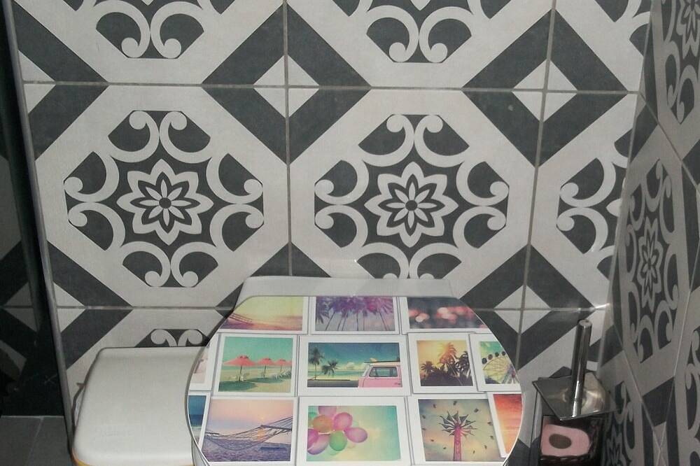 Chambre D Hote De Luxe piscine privée chauffée salle d eau et terrasse jardin in Cugnaux, Haute-Garonne