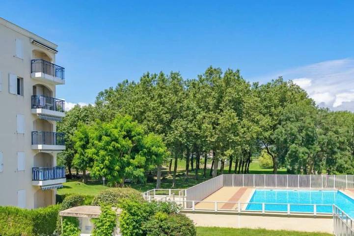 Appartement de vacances pour 4 personnes, avec piscine et balcon