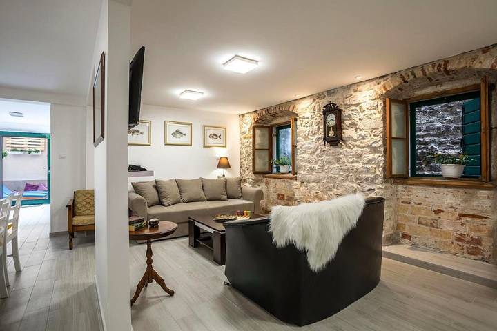 Villa für 12 Personen, mit Whirlpool und Garten sowie Pool, mit Haustier in Split-Dalmatien - 4