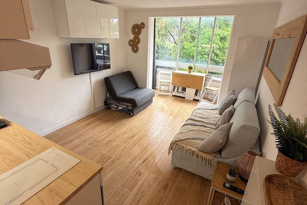 Ganze Wohnung, Cosy studio 200m from the sea! in Le Dramont, Saint-Raphaël