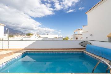 Villa for 9 Guests in Urbanización Punta Lara, Nerja, Picture 2