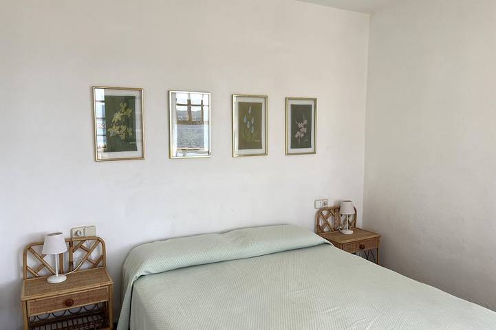 Gîte pour 2 personnes, avec balcon ainsi que jardin et piscine à Fornells - 3